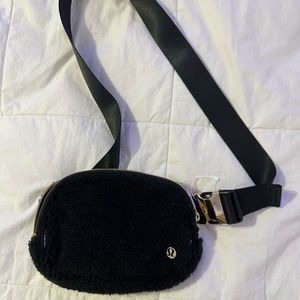 Luluemon belt bag, black, brand new, never worn,